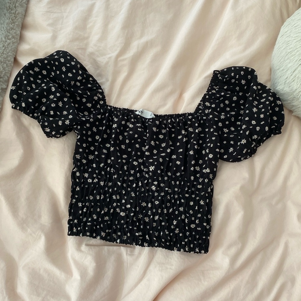 Elodie puffy sleeve crop flower top